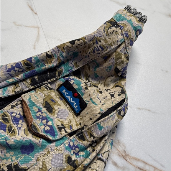 KAVU Cross Body Rope Bag Backpack All Over Print Hike Adventure Travel - Picture 3 of 12